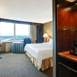 Chateau Lacombe Hotel Edmonton